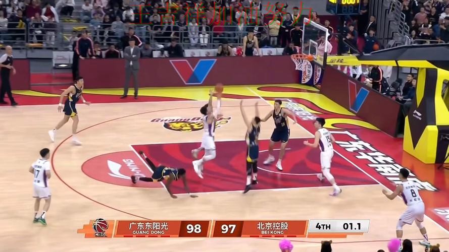 CBA焦点战回顾：76人绝杀取胜点燃全场气氛
